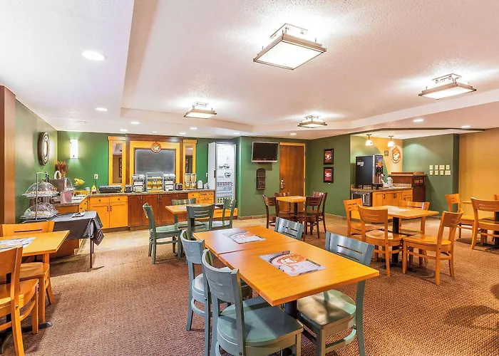 Hotel Americinn By Wyndham Monmouth