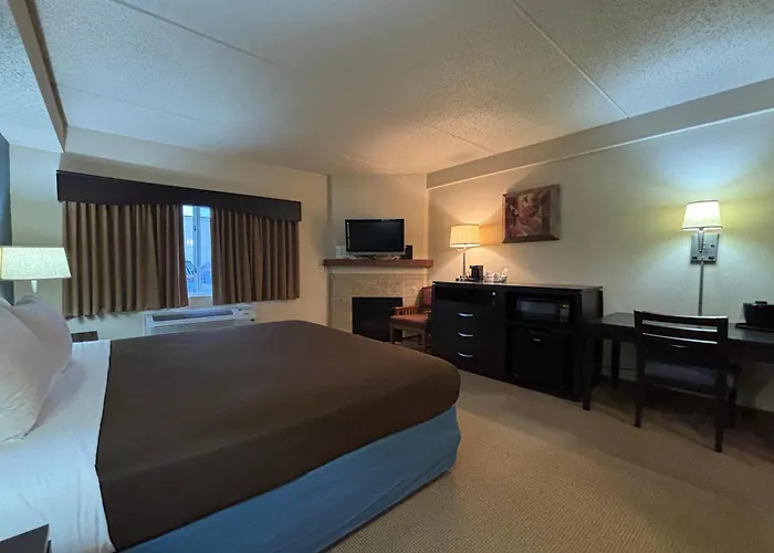 Hotel Americinn By Wyndham Monmouth