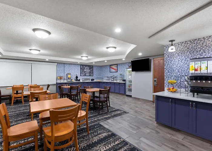 Hotel Americinn By Wyndham Monmouth